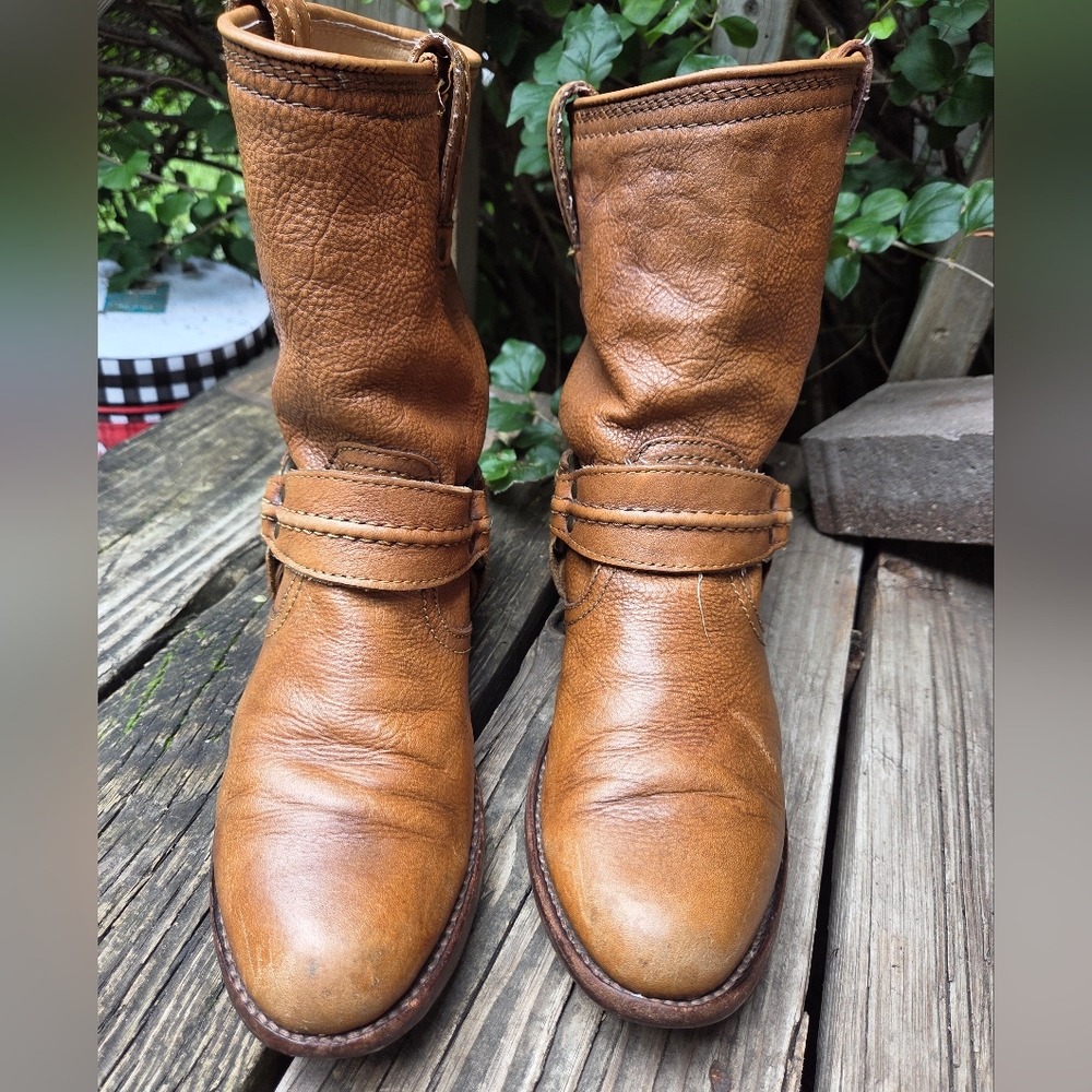 Frye Maxine Trapunto Shortie Boots – Distressed Leather – Size 6.5 - Picture 3 of 11